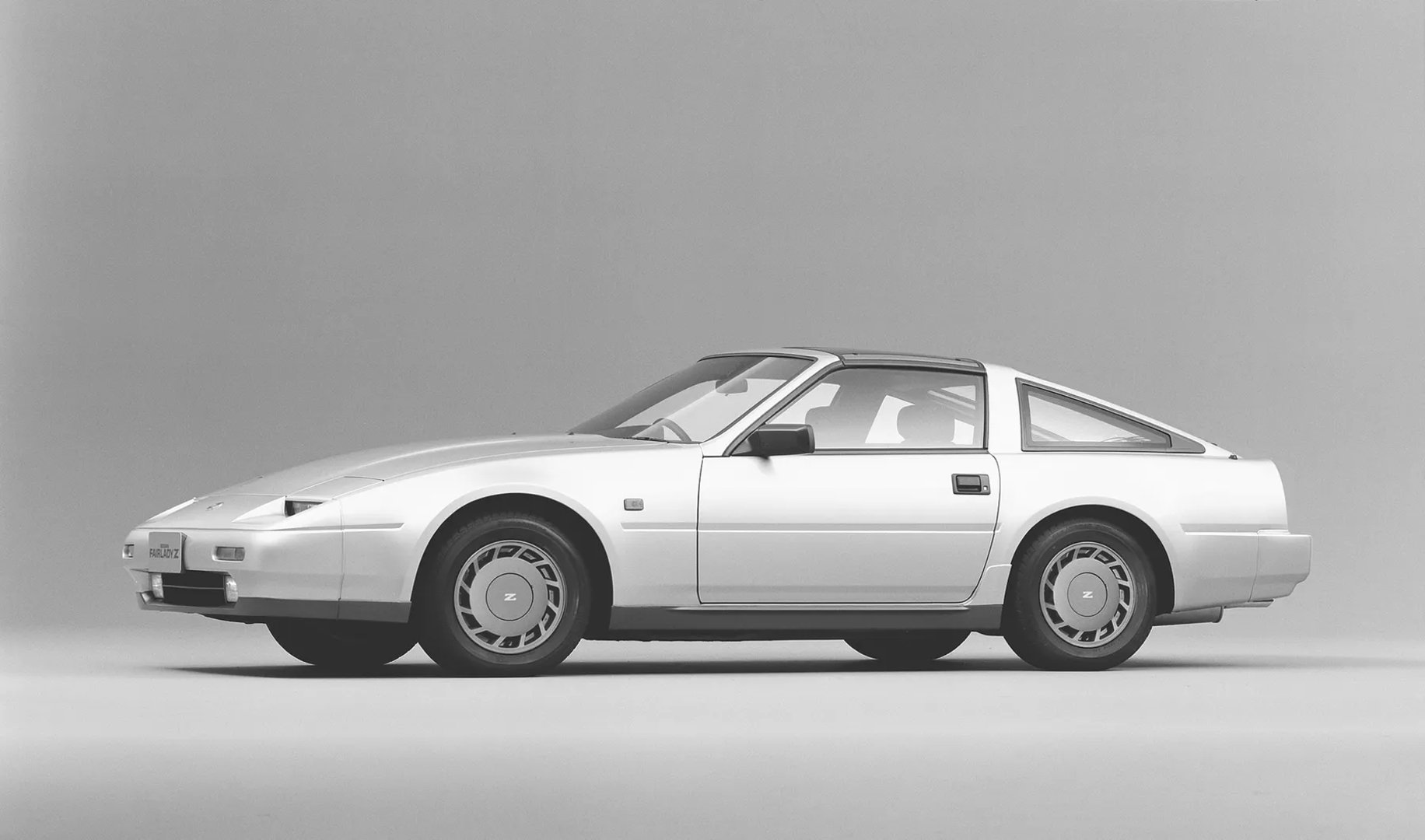 Nissan_Fairlady_Z_3_generation__Coupe__4.jpg