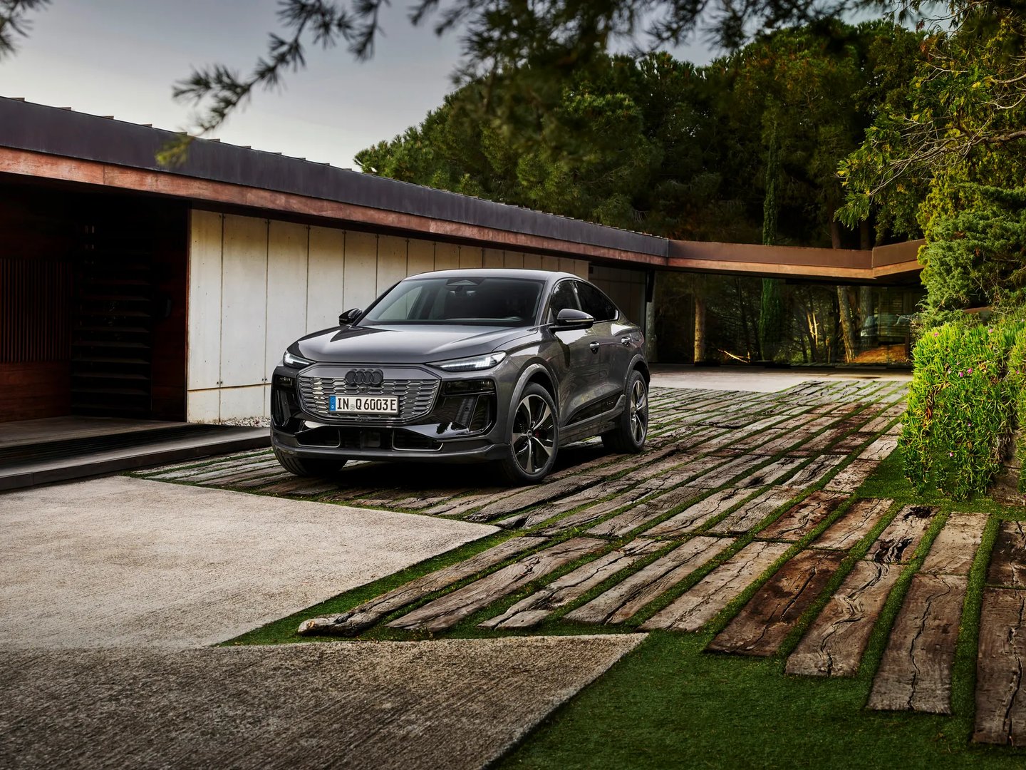 audi_Q6_Sportback_e-tron_1_generation__SUV_Coupe__6.jpg