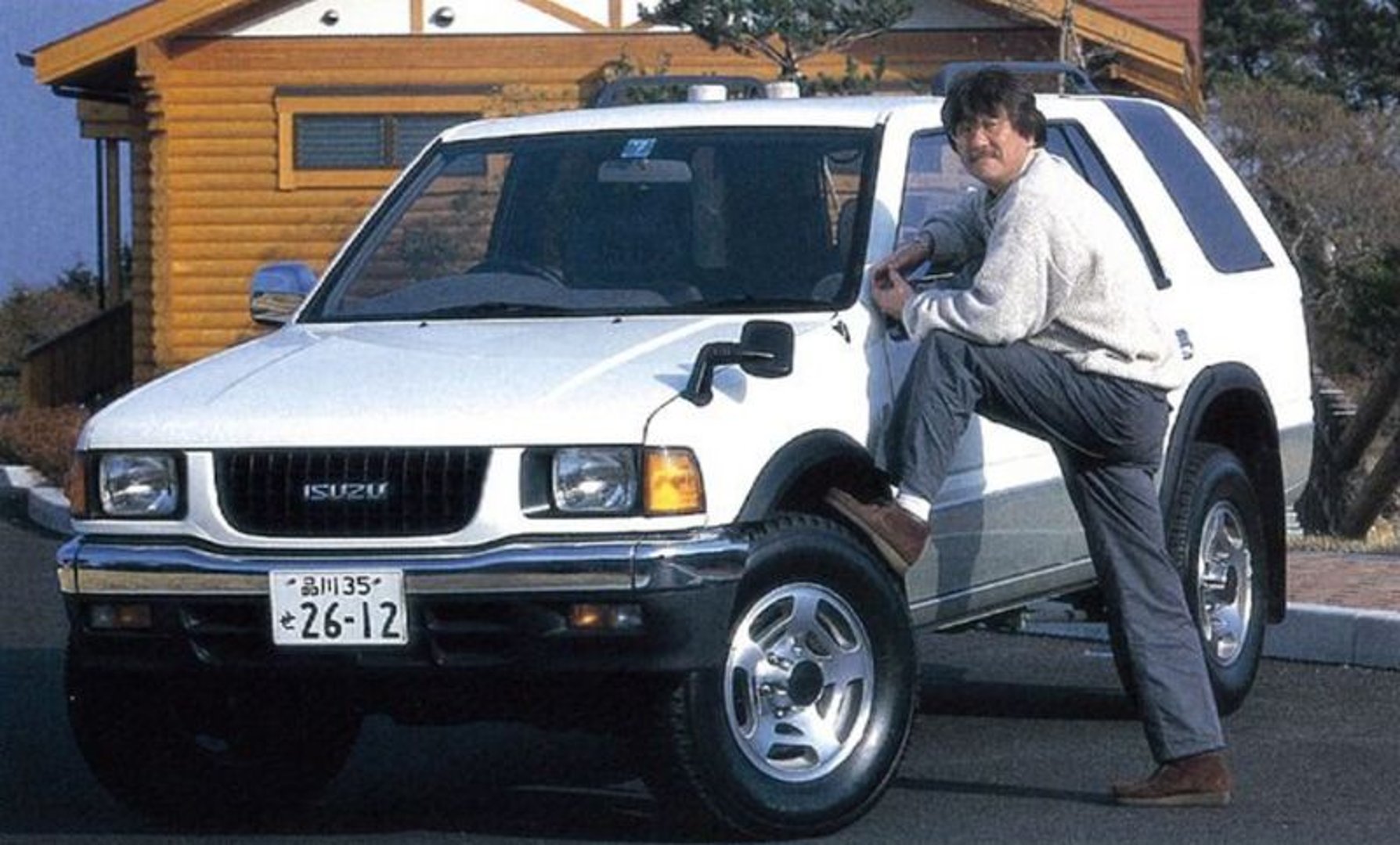 isuzu_Wizard_1_generation__SUV_5-doors__1.jpg
