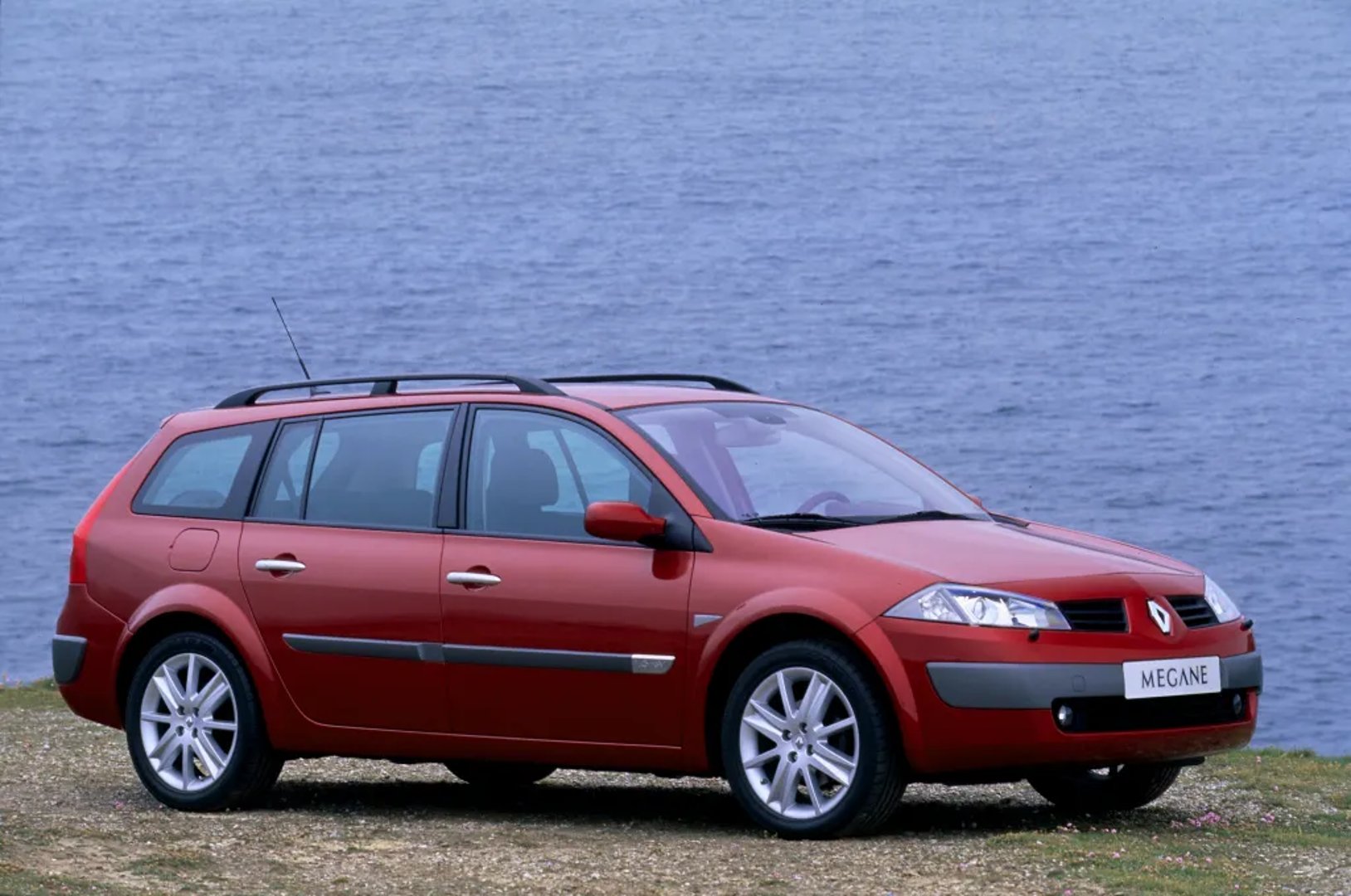 Renault_Megane_2_generation__Estate_5-door__10.jpg