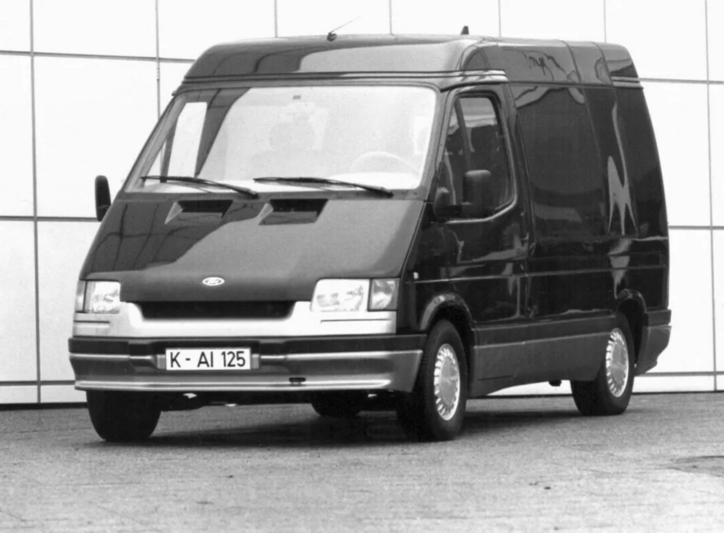 Ford_Transit_2_generation__Van__4.jpg