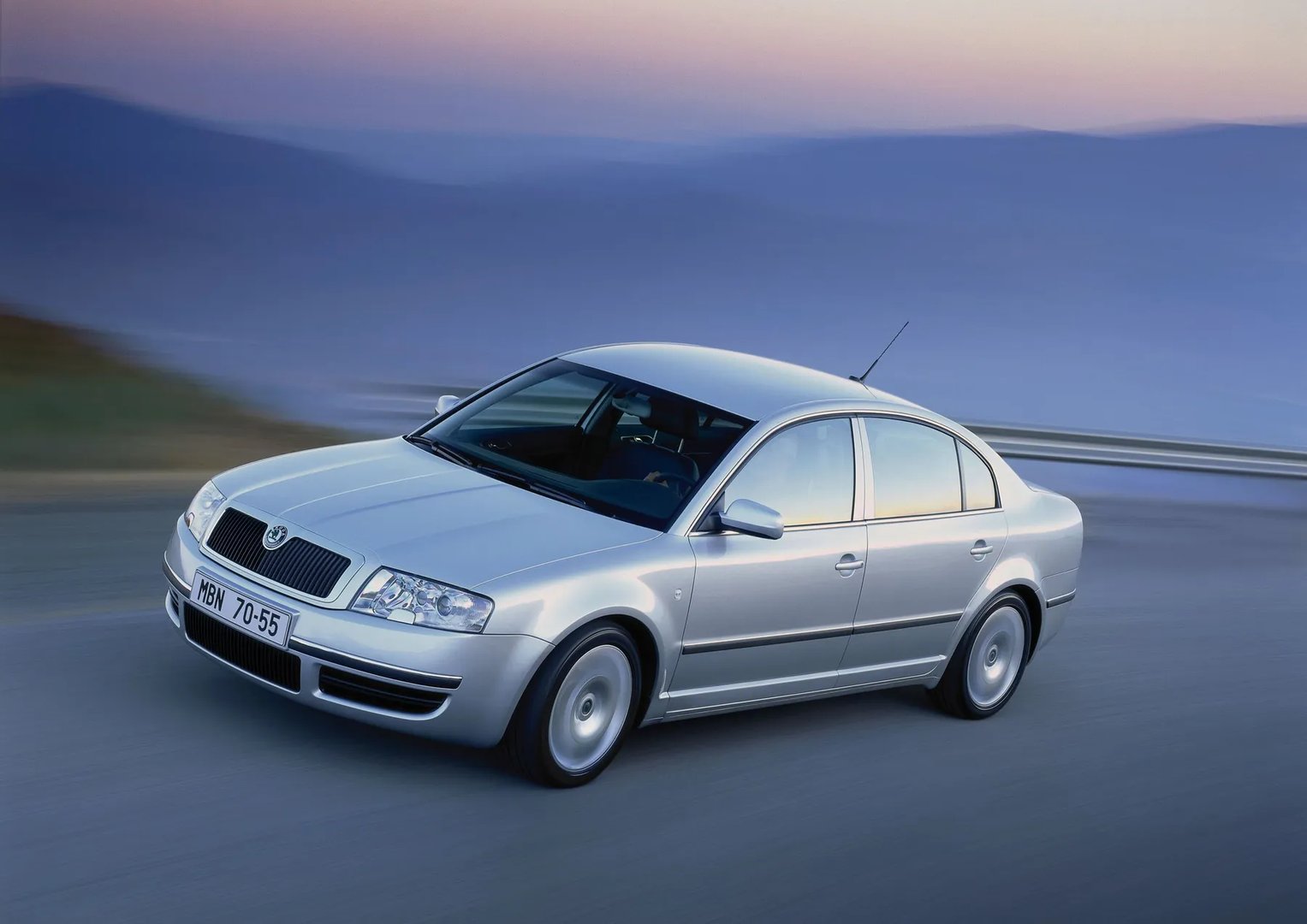 Skoda_Superb_1_generation__Sedan__13.jpg
