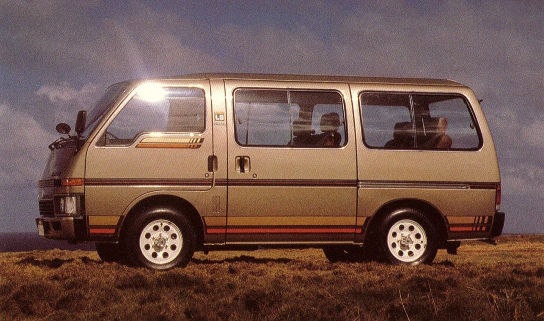isuzu_Fargo_1_generation__Minivan__12.jpg