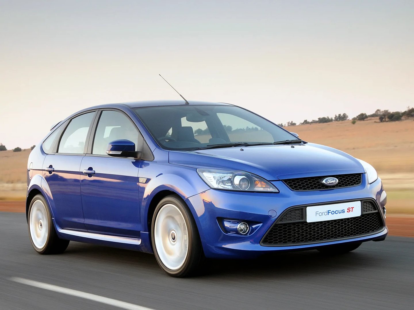 Ford_Focus_ST_2_generation_restyling__Hatchback_5-door__9.jpg