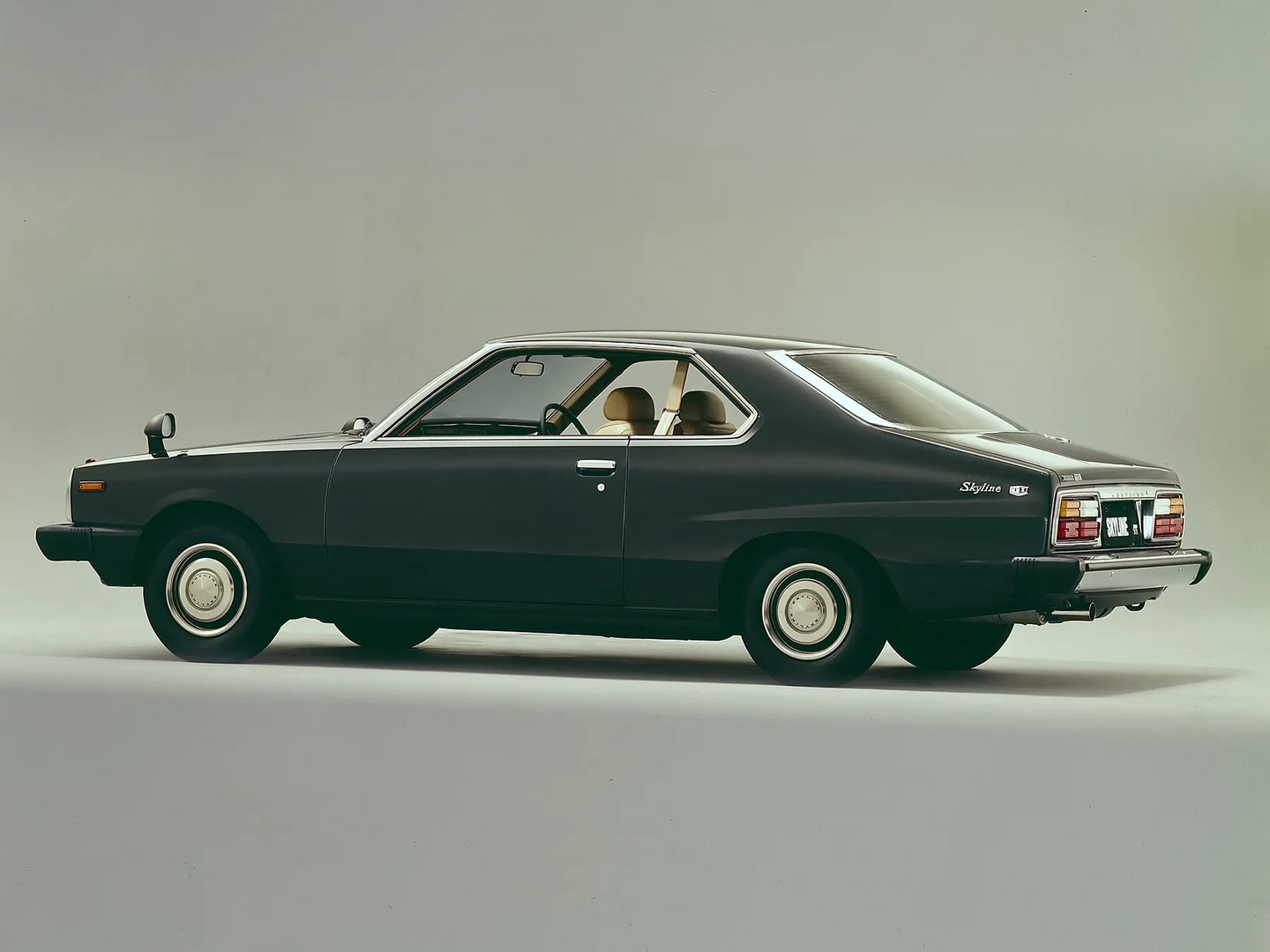 Nissan_Skyline_5_generation__Coupe_Hardtop__10.jpg