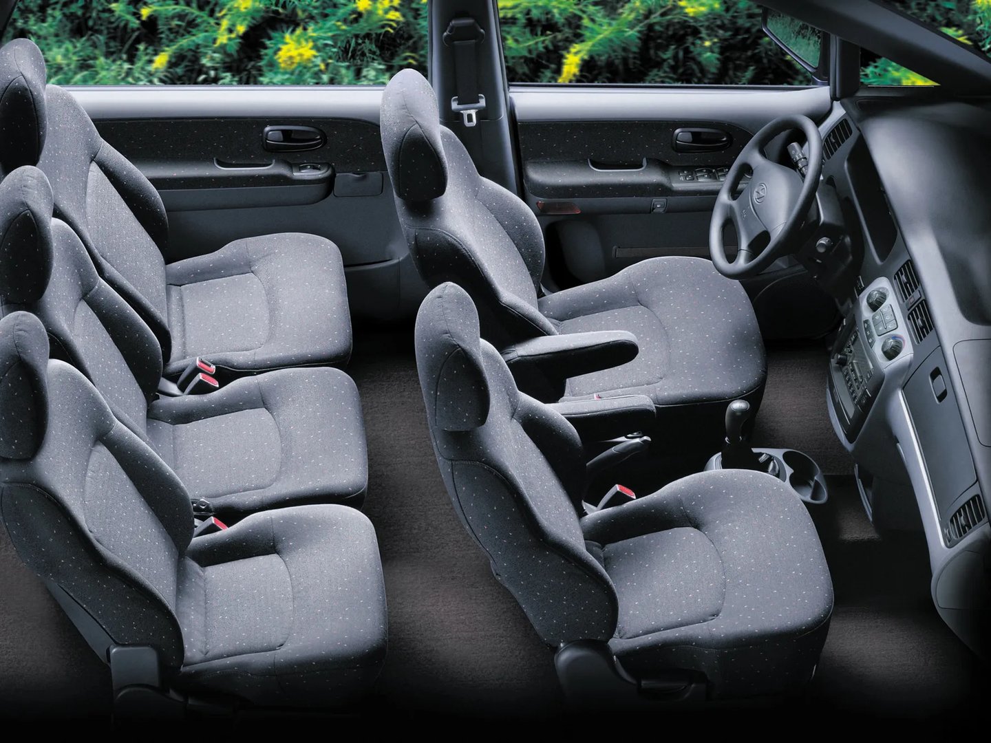 Hyundai_Trajet_1_generation__Compact_Van__7.jpg