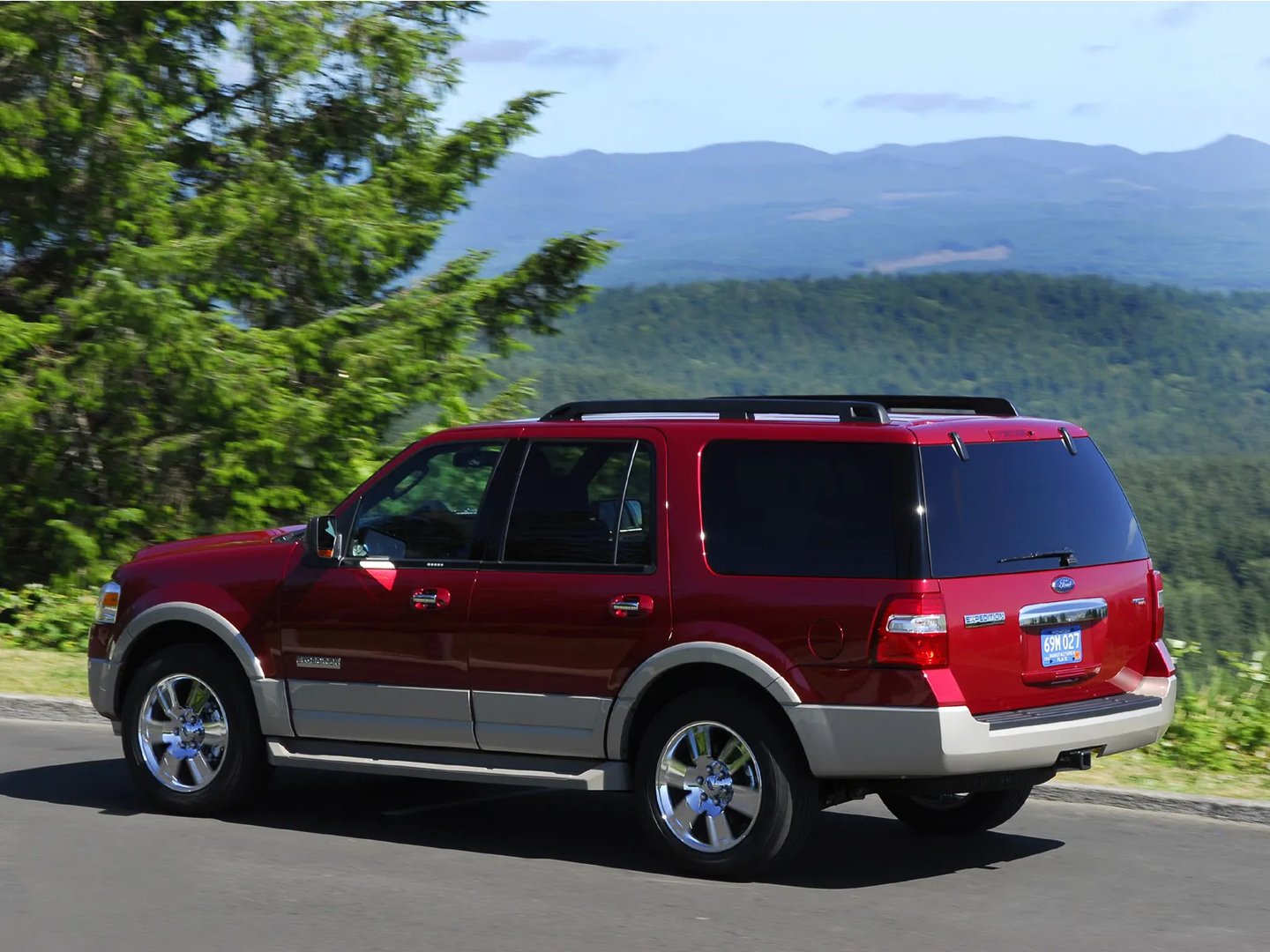 Ford_Expedition_3_generation__SUV_5-doors__2.jpg