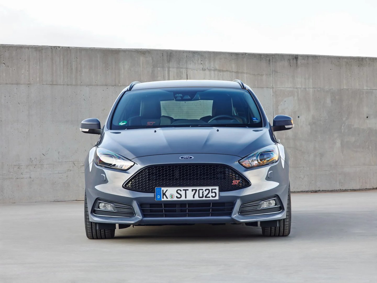 Ford_Focus_ST_3_generation_restyling__Estate_5-door__7.jpg