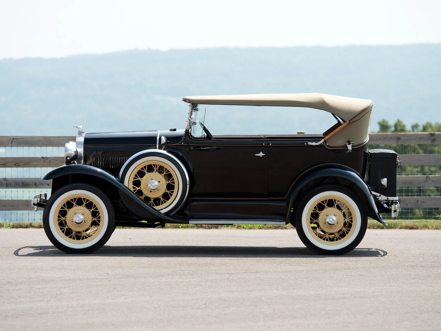Ford_Model_A_1_generation__Phaeton__2.jpg