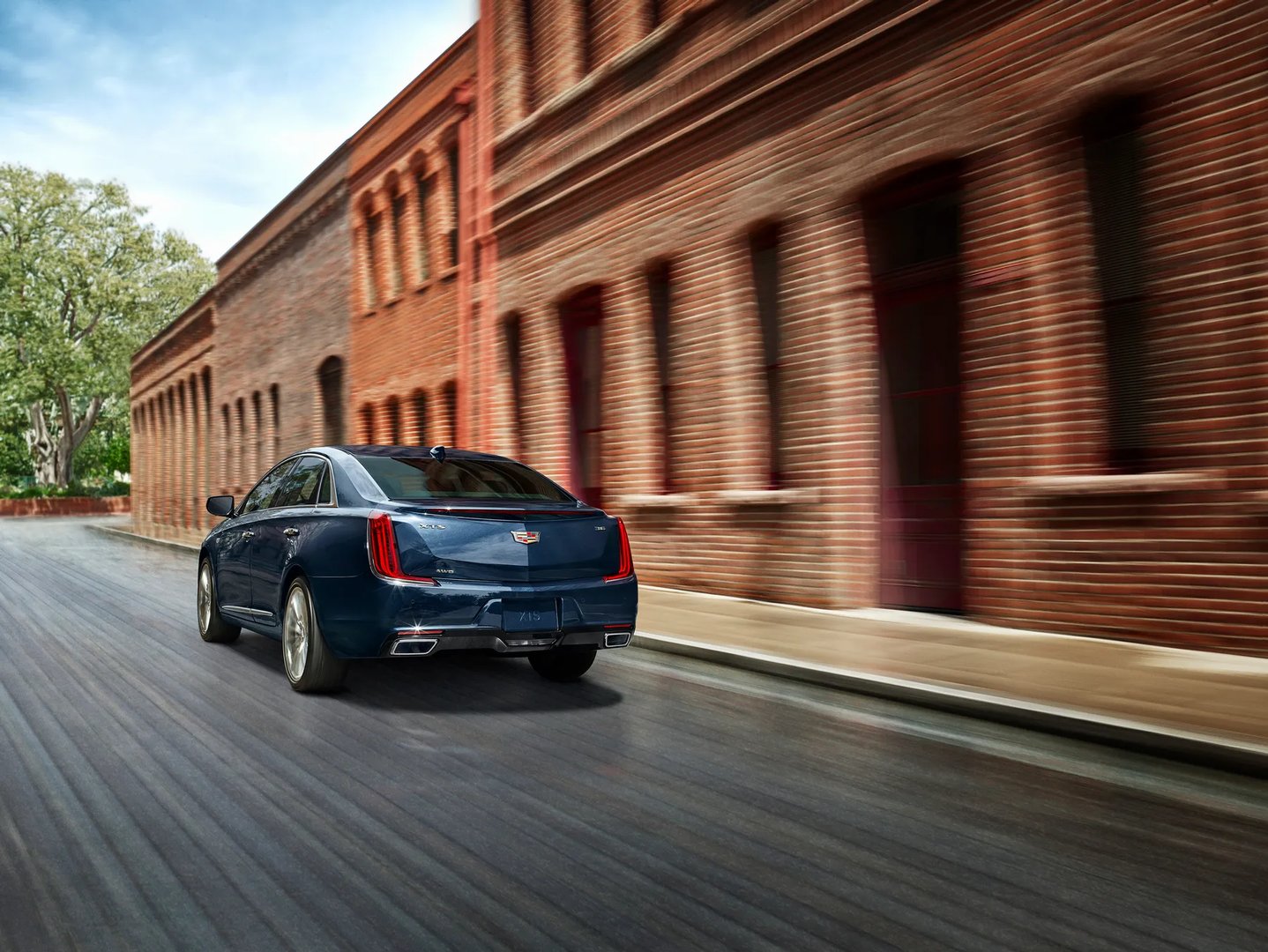 Cadillac_XTS_1_generation_restyling_1__Sedan__1.jpg