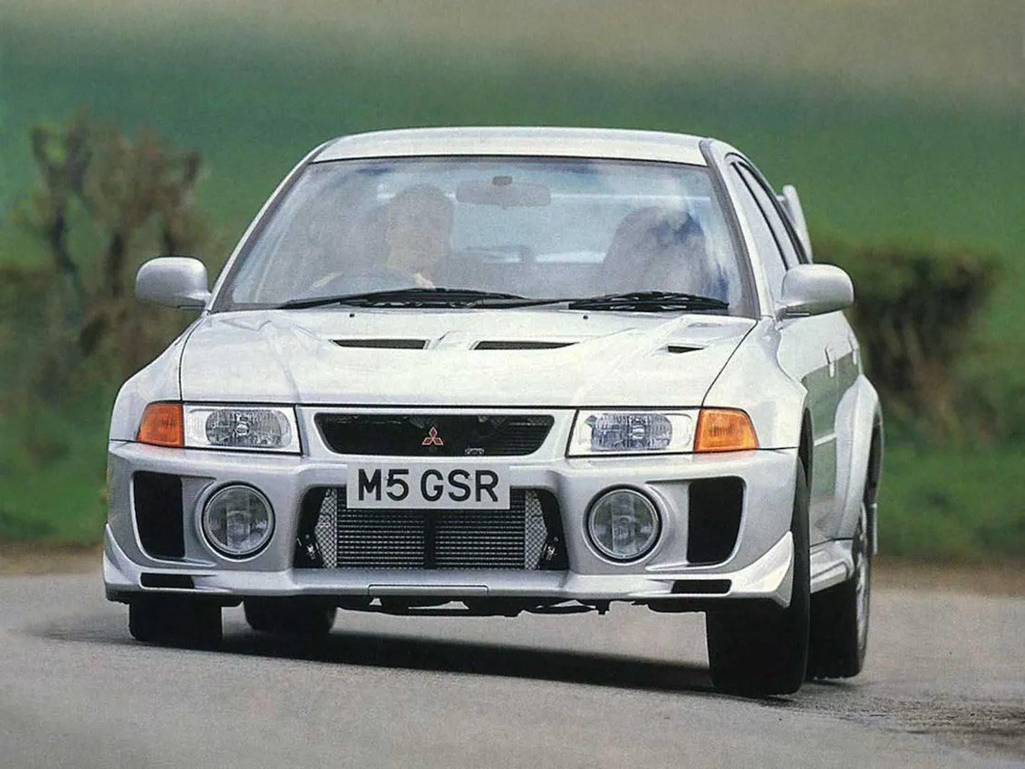 Mitsubishi_Lancer_Evolution_5_generation__Sedan__4.jpg
