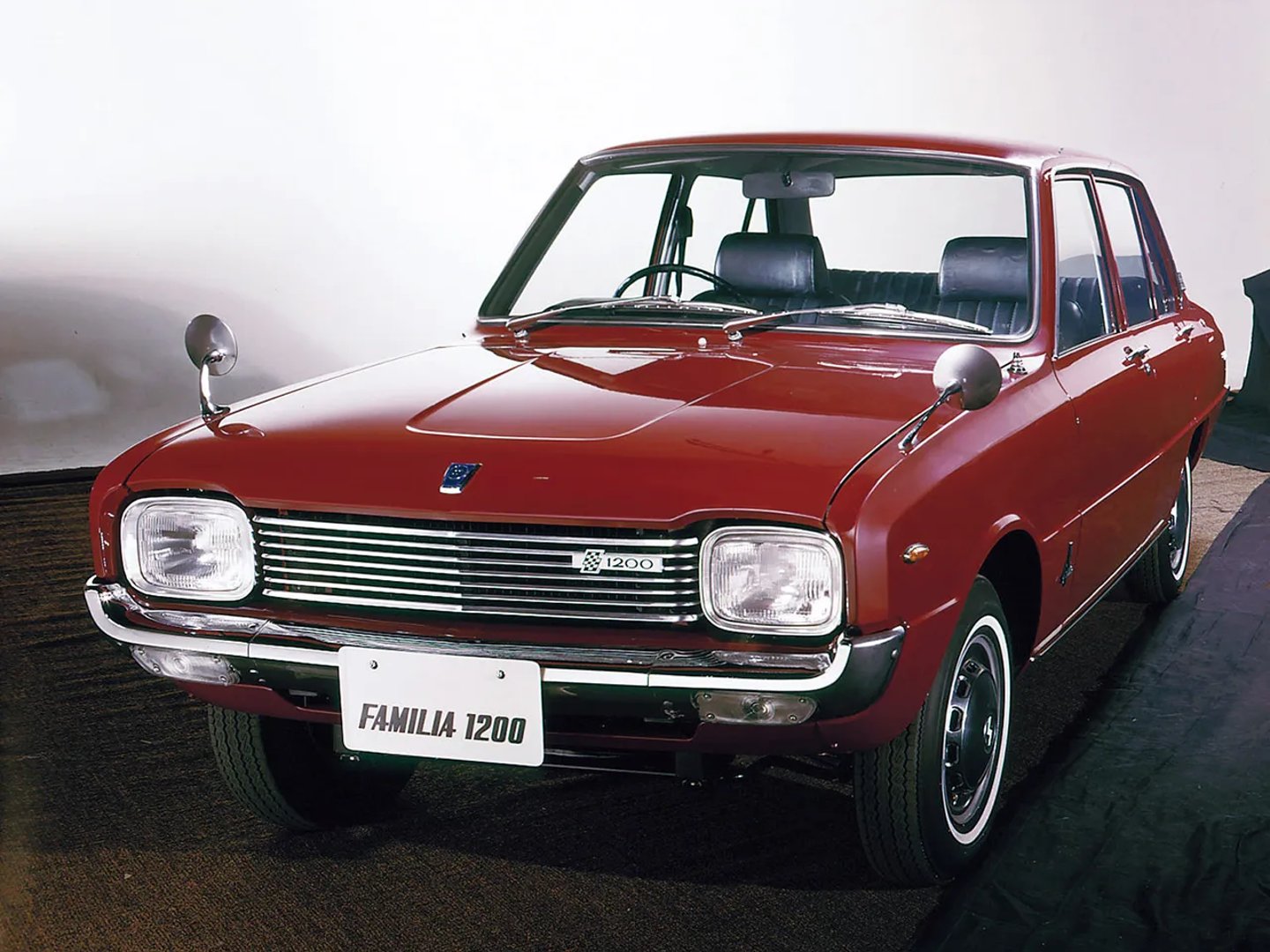 Mazda_Familia_2_generation__Sedan__4.jpg