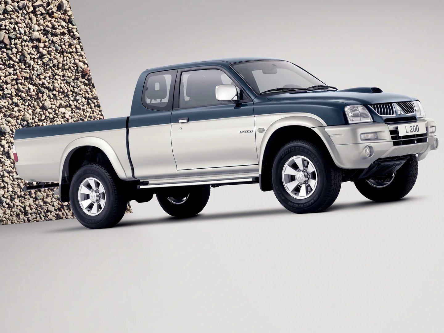 Mitsubishi_L200_3_generation__Pickup_1.5-cab__3.jpg