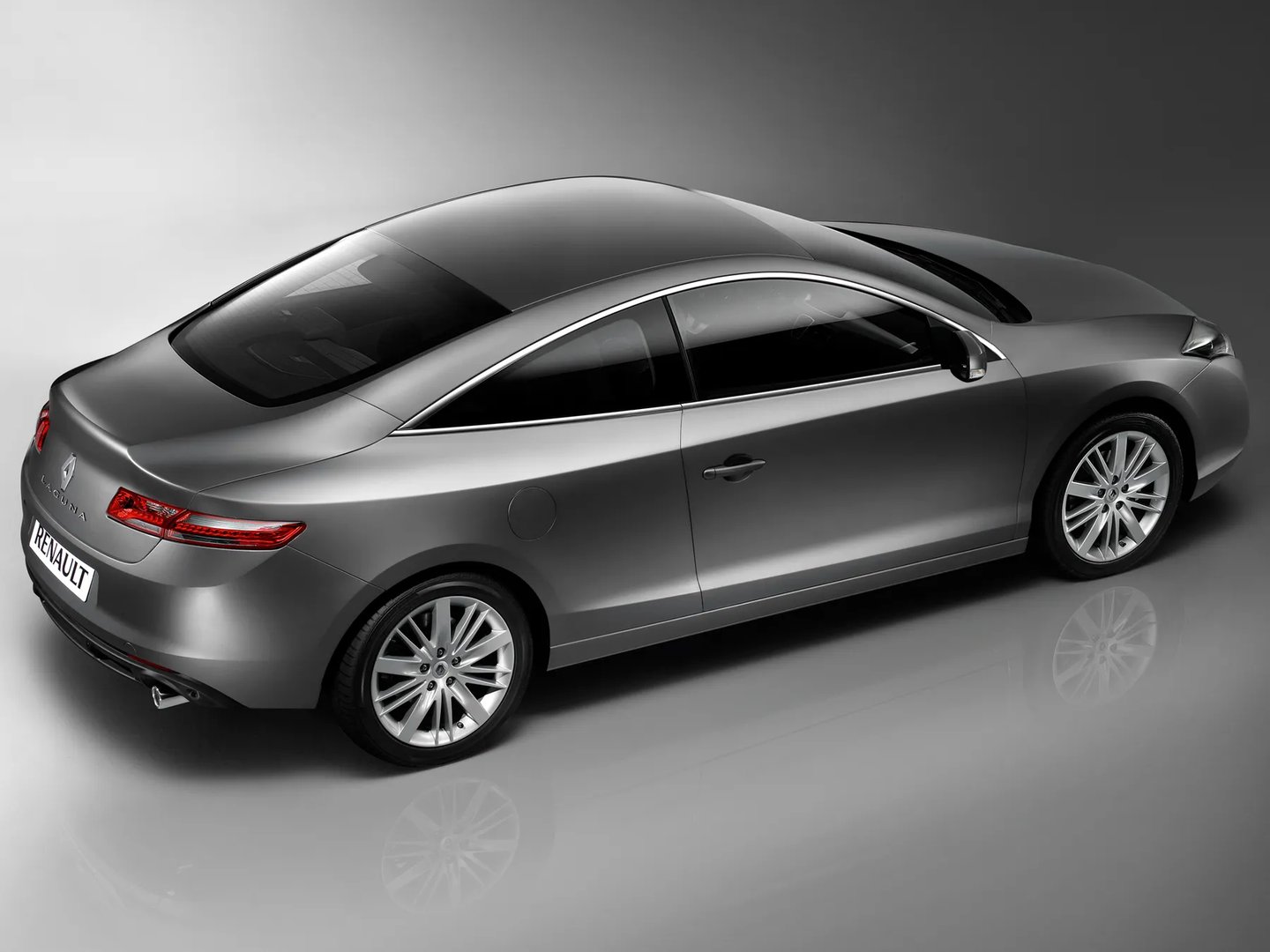 Renault_Laguna_3_generation__Coupe__4.jpg