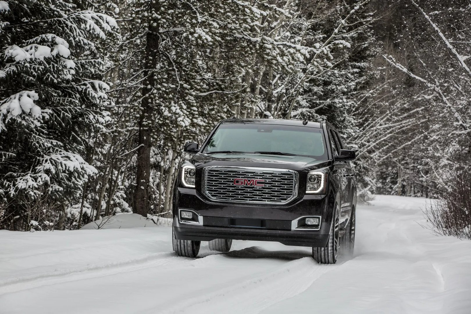 GMC_Yukon_4_generation__SUV_5-doors__2.jpg