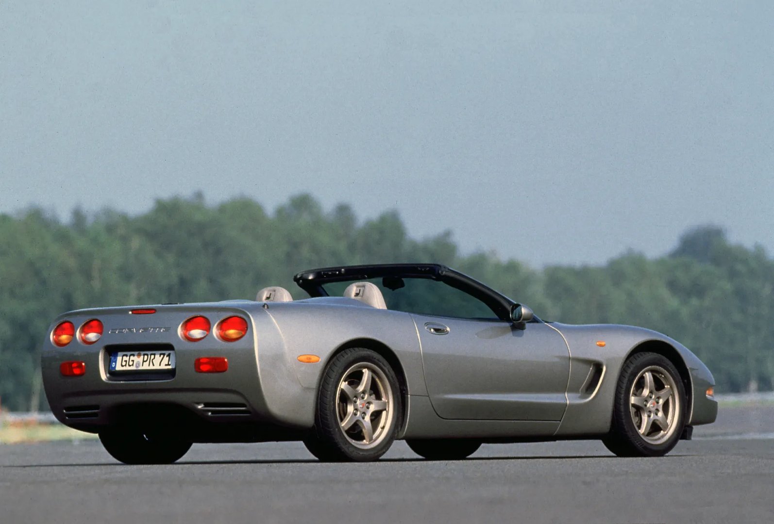 Chevrolet_Corvette_5_generation__Roadster__9.jpg