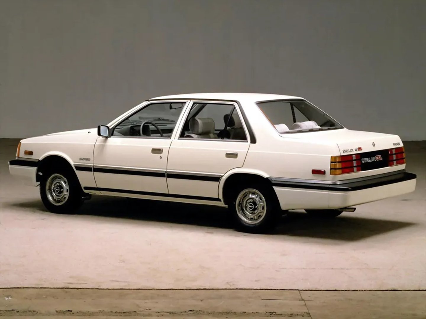 Hyundai_Stellar_1_generation__Sedan__1.jpg