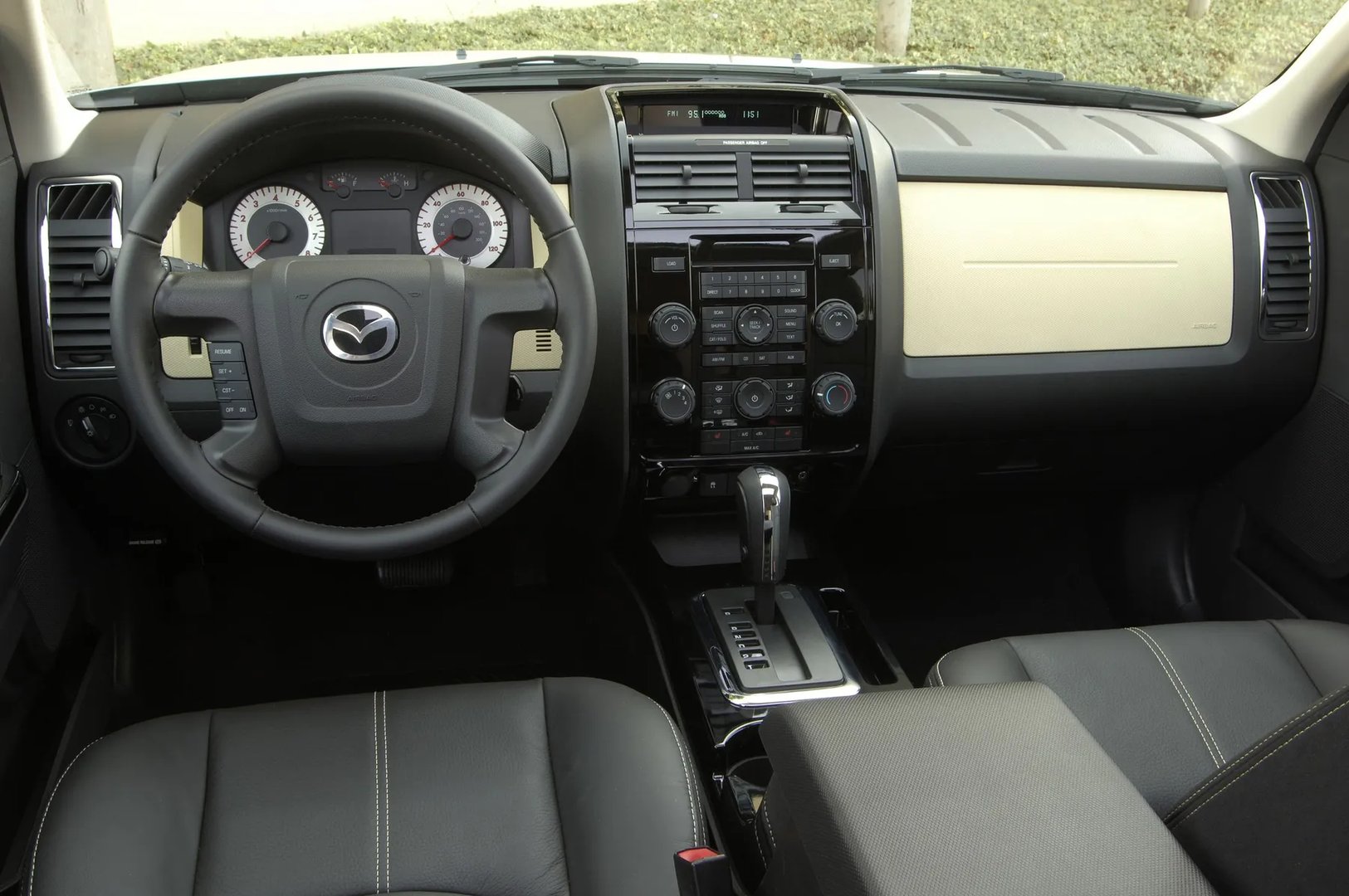 Mazda_Tribute_2_generation__SUV_5-doors__13.jpg