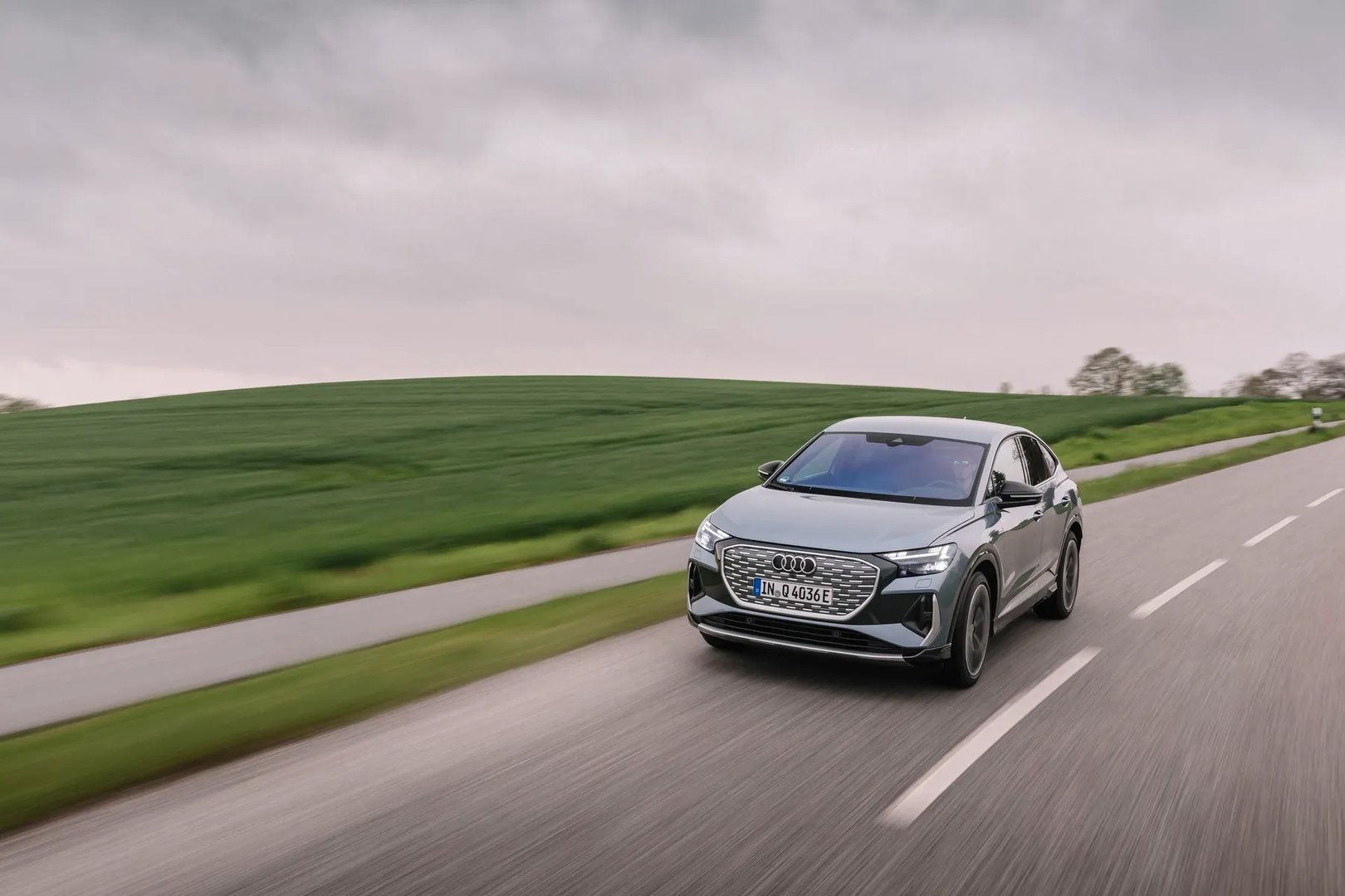 Audi_Q4_Sportback_e-tron_1_generation_restyling_1__SUV_Coupe__13.jpg
