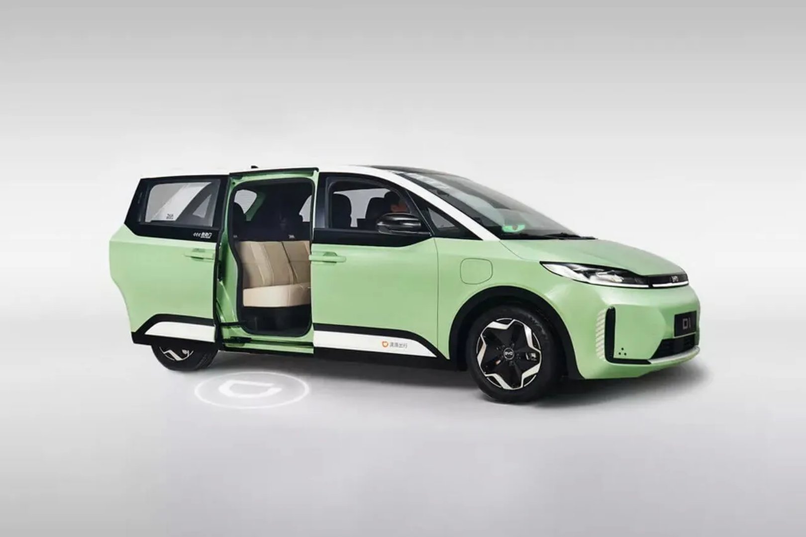 BYD_D1_1_generation__Hatchback_5-door__6.jpg