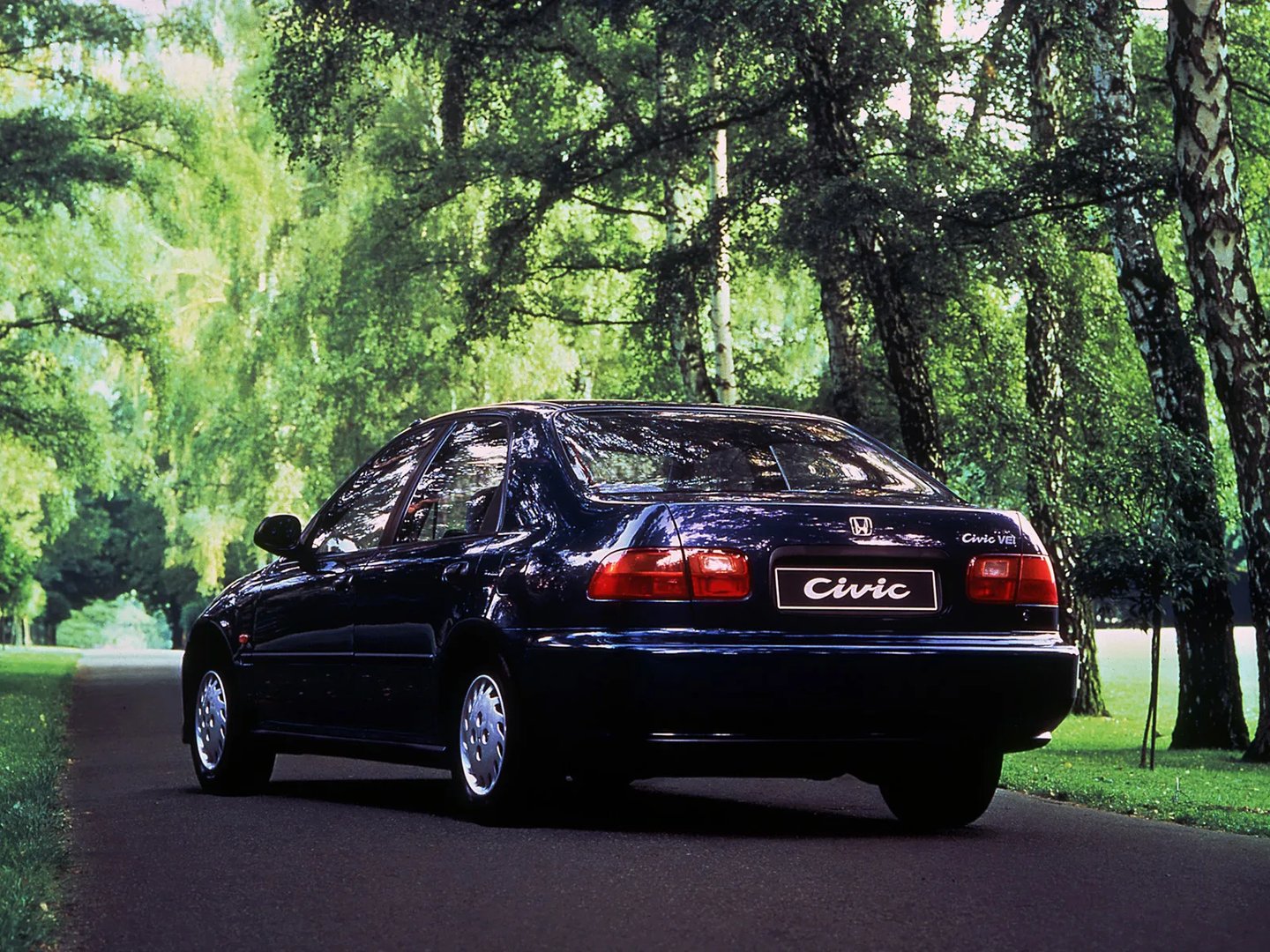 Honda_Civic_(USA)_5_generation__Sedan__1.jpg