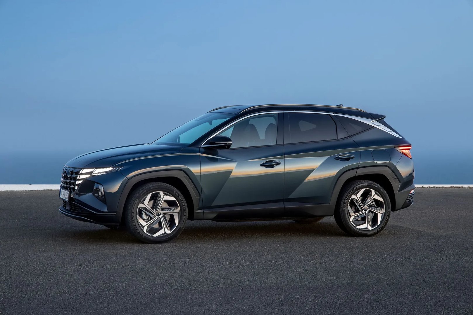 Hyundai_Tucson_4_generation__SUV_5-doors__2.jpg