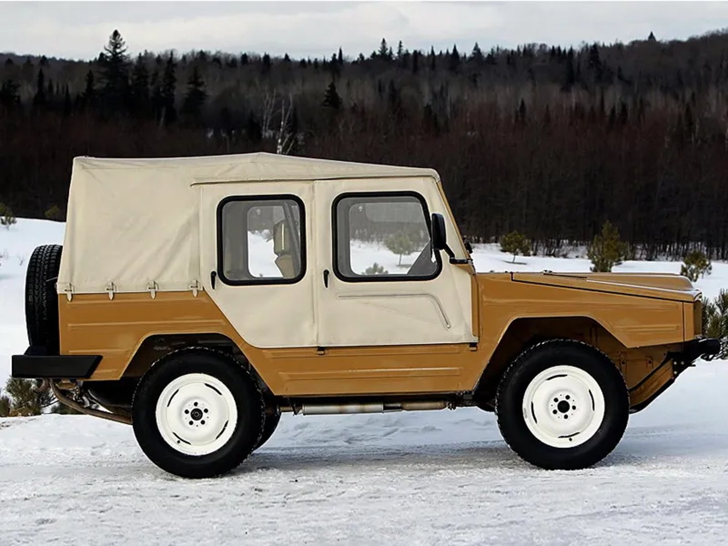 Volkswagen_Iltis_1_generation__SUV_cabriolet__6.jpg