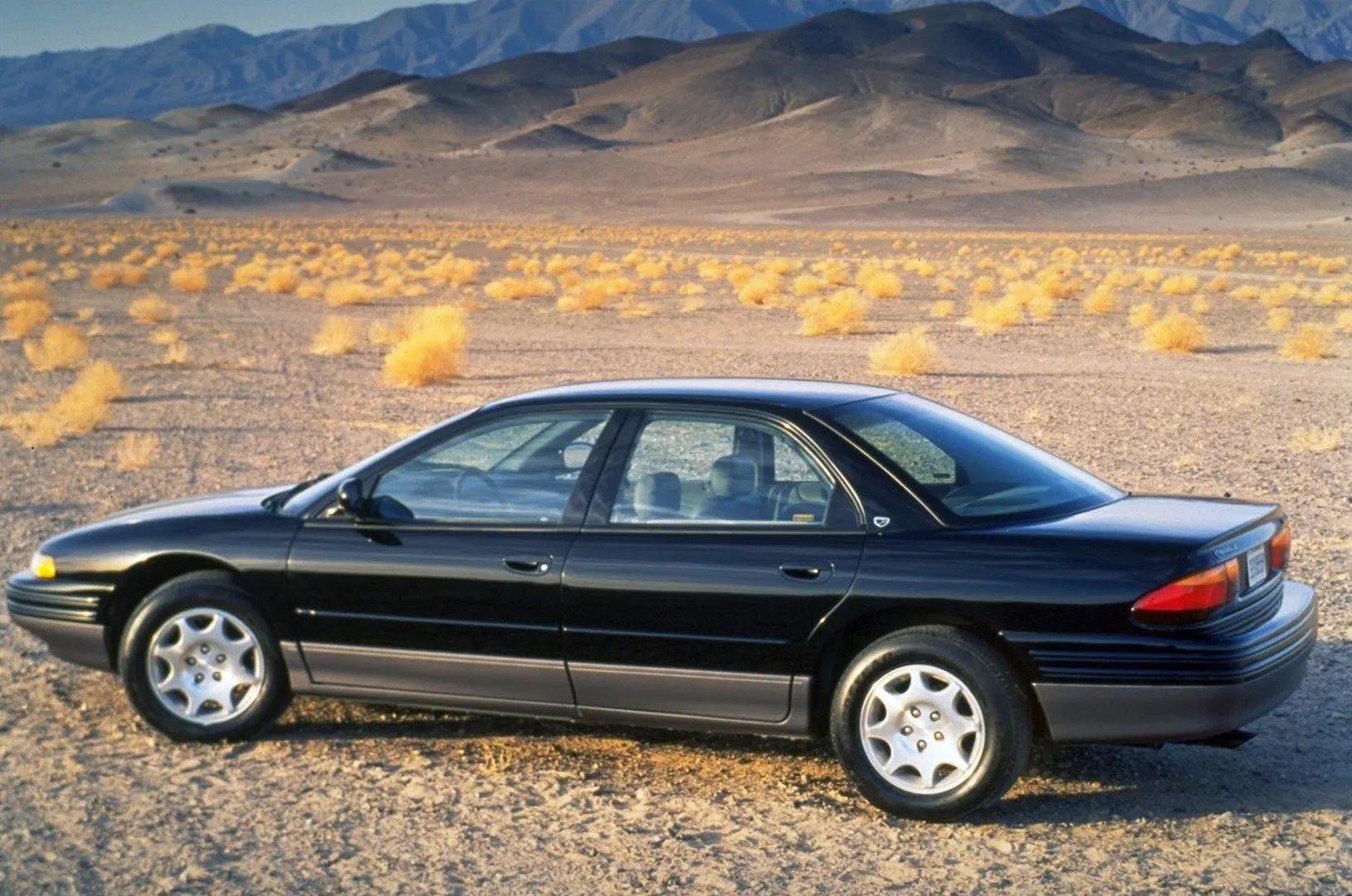 Eagle_Vision_1_generation__Sedan__3.jpg