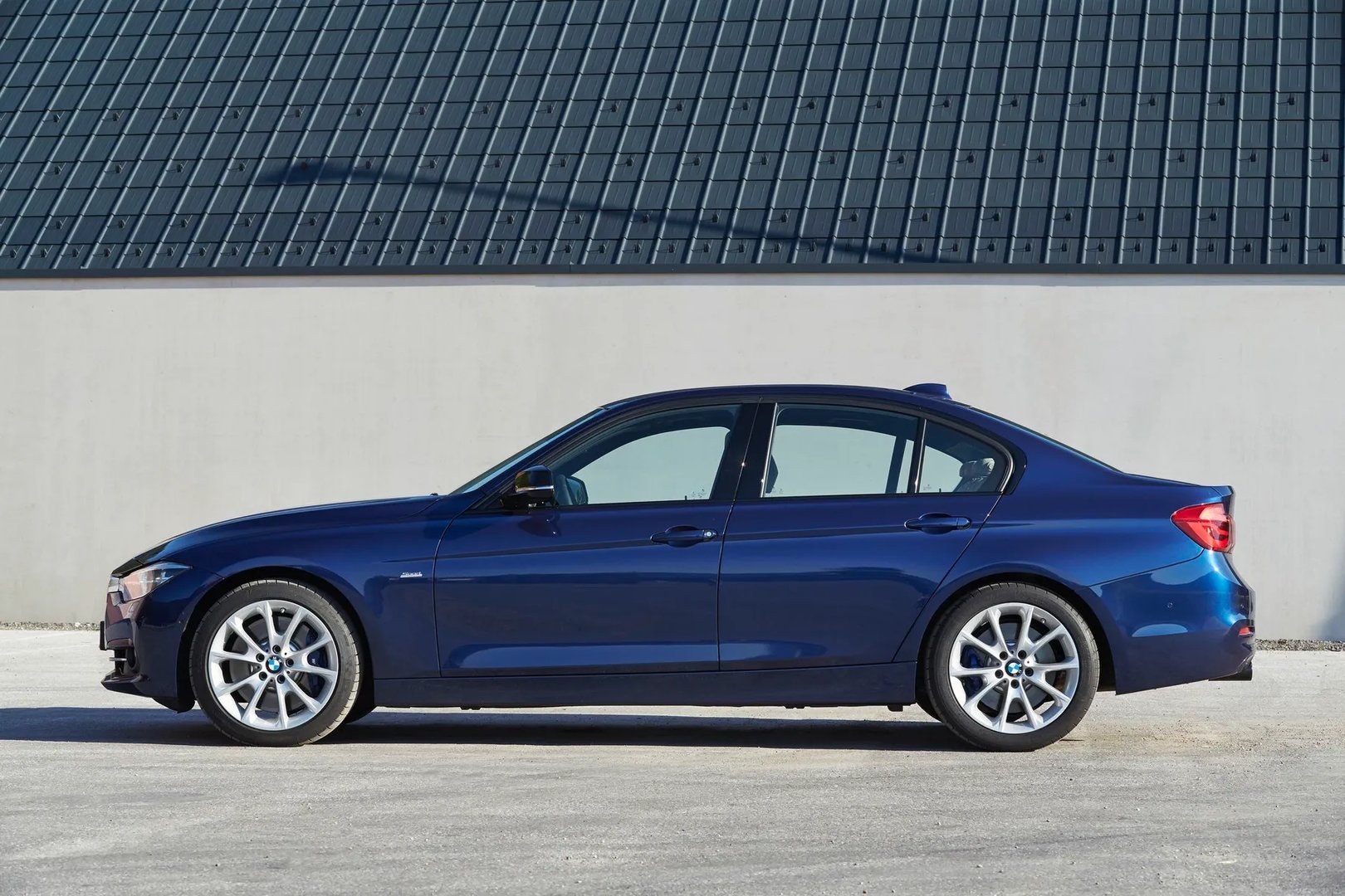 BMW_3_series_6_generation_restyling__Sedan__8.jpg