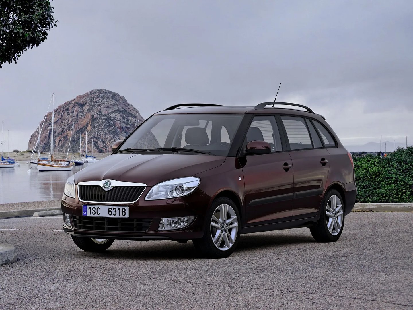 Skoda_Fabia_2_generation_restyling__Estate_5-door__8.jpg