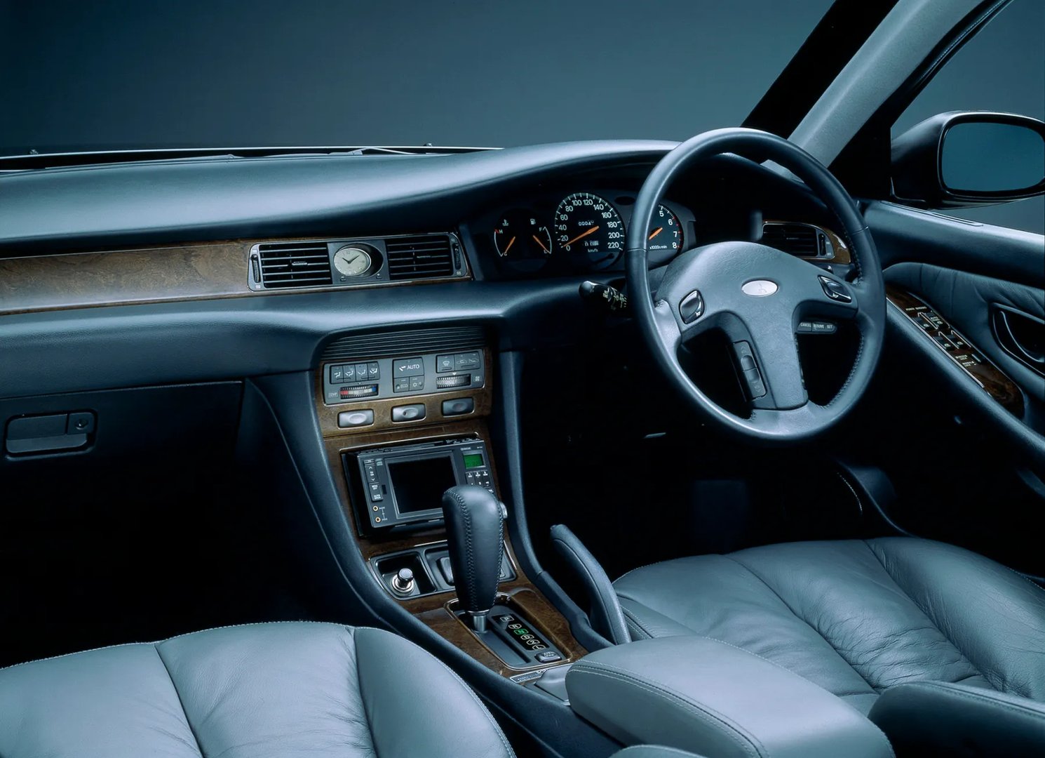 Mitsubishi_Diamante_1_generation__Estate_5-door__3.jpg