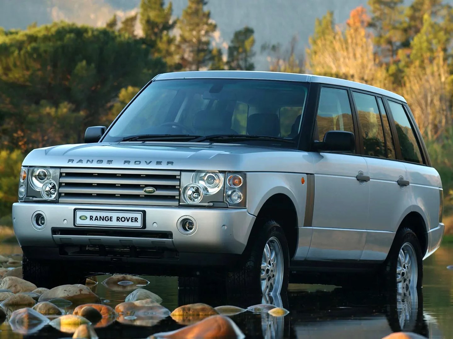 Land Rover_Range_Rover_3_generation__SUV_5-doors__2.jpg
