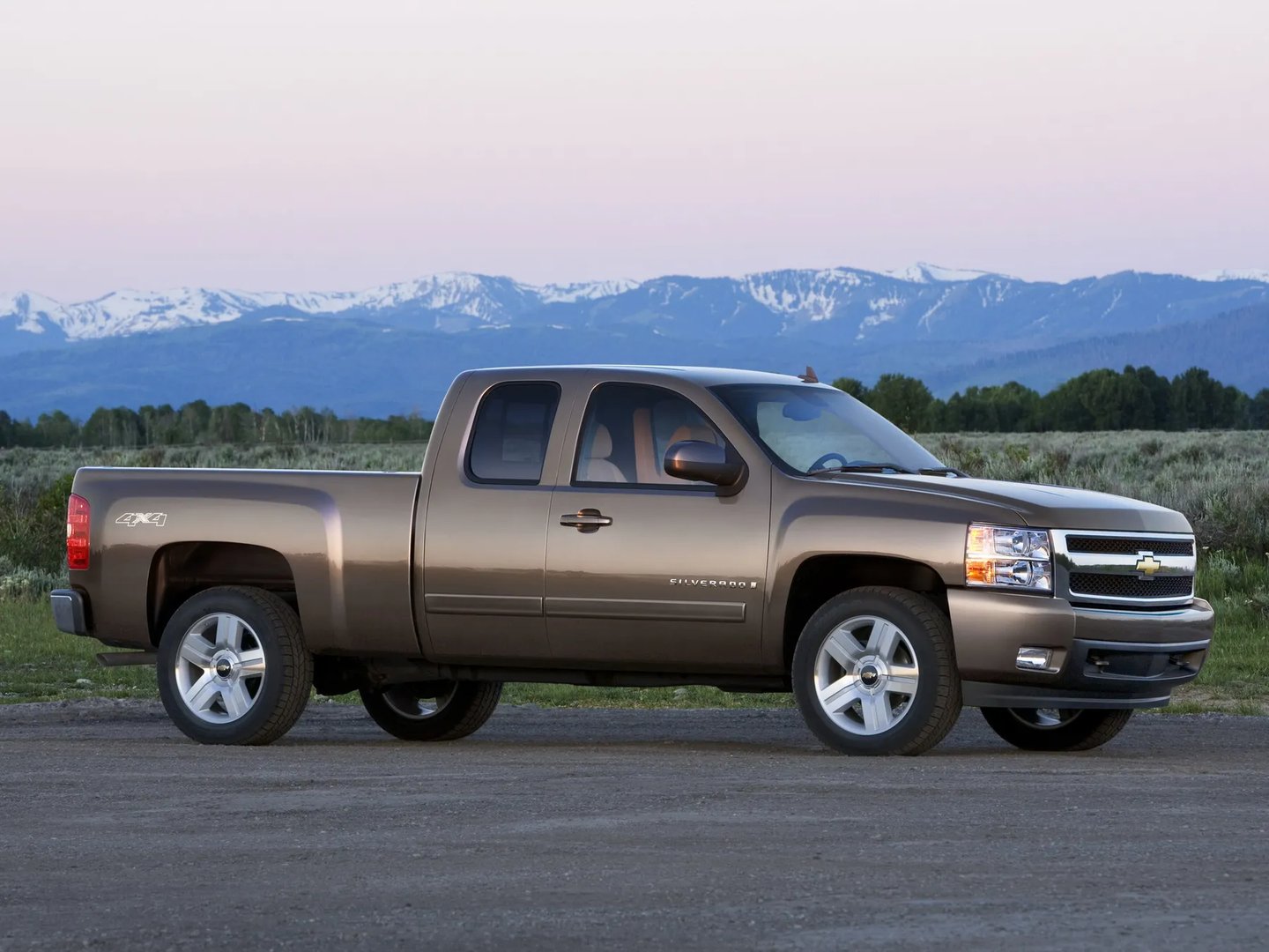 Chevrolet_Silverado_2_generation__Pickup_1.5-cab__2.jpg