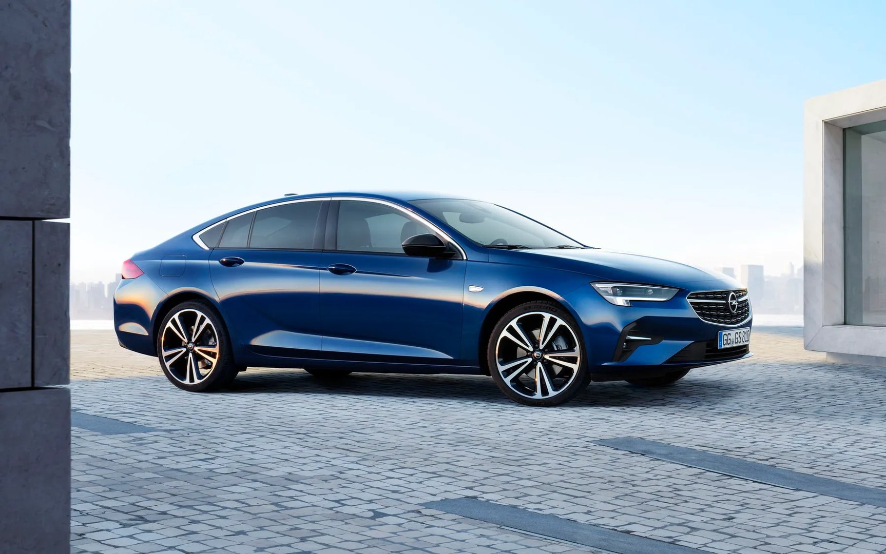 Opel_Insignia_2_generation_restyling_1__Liftback__6.jpg
