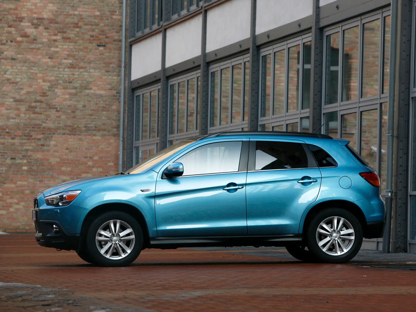 Mitsubishi_ASX_1_generation__SUV_5-doors__1.jpg