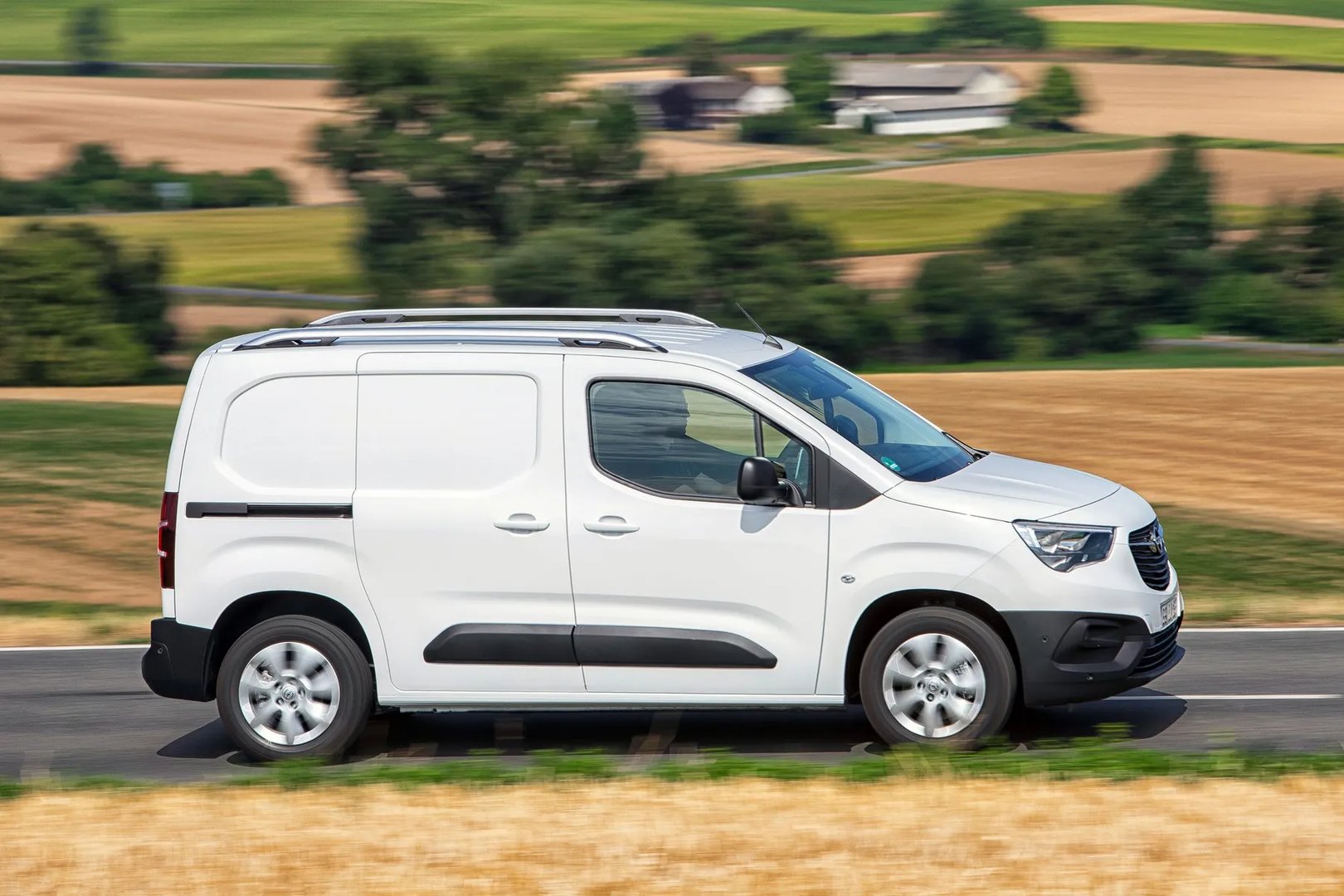 Opel_Combo_5_generation__Van__3.jpg