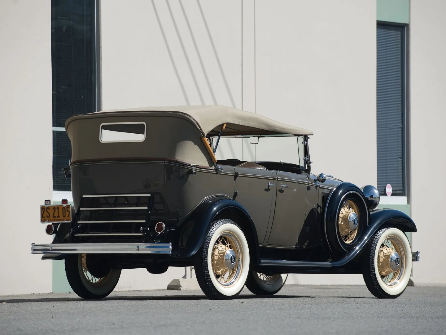 Ford_V8_1_generation__Phaeton__4.jpg