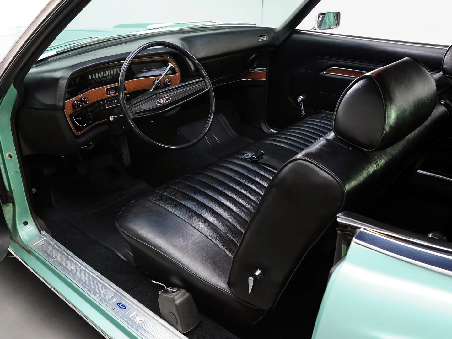 Ford_Galaxie_(USA)_4_generation__Coupe_Hardtop__4.jpg