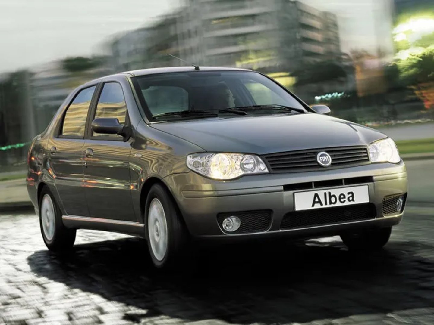 Fiat_Albea_1_generation_restyling__Sedan__1.jpg
