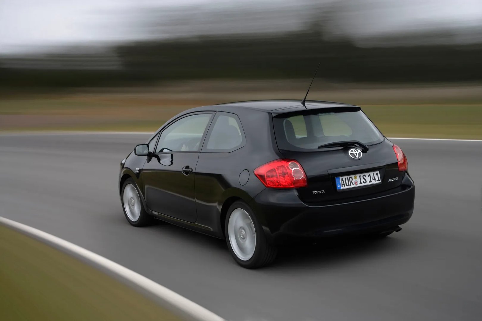 Toyota_Auris_1_generation__Hatchback_3-door__4.jpg