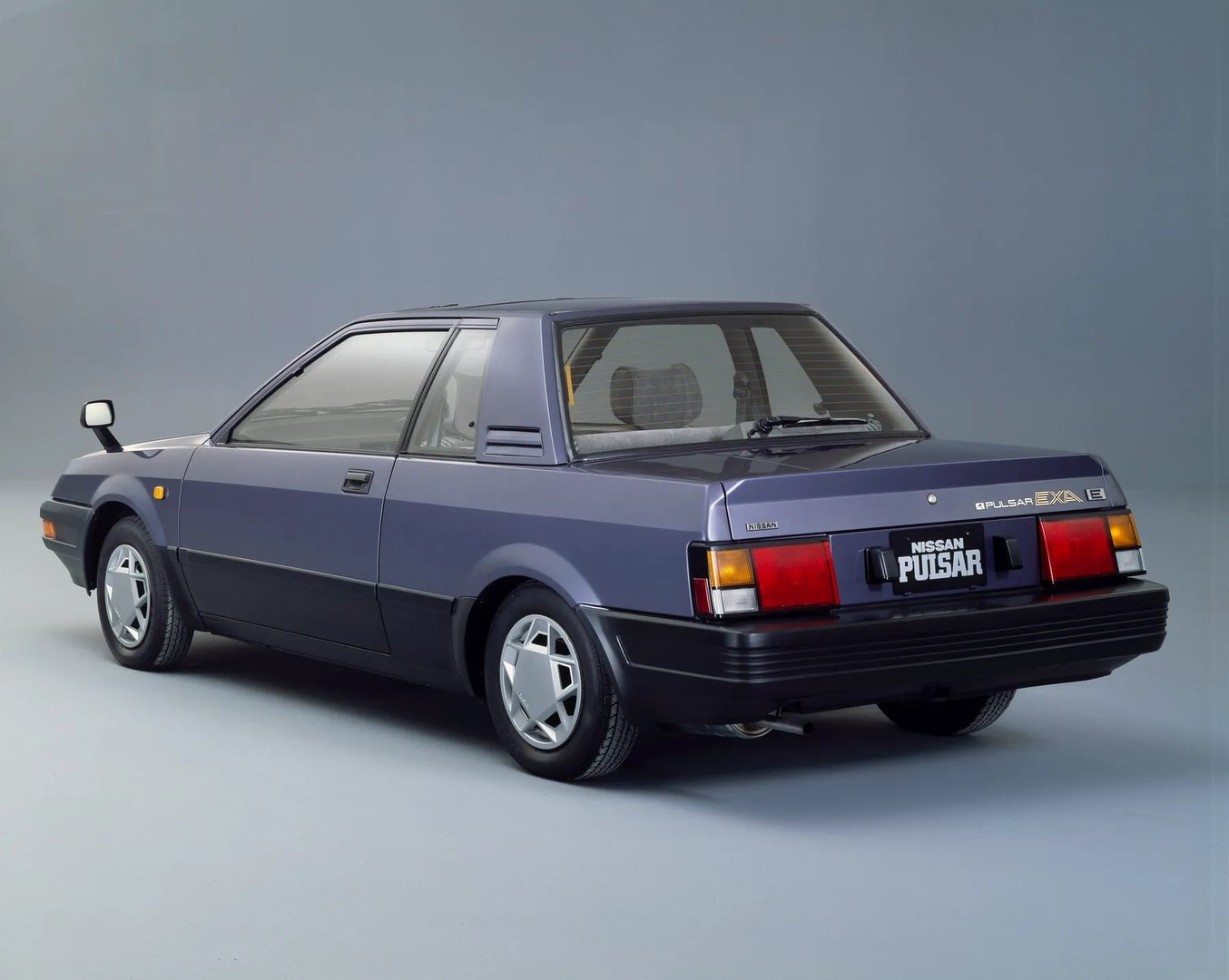 Nissan_Pulsar_2_generation__Coupe__3.jpg