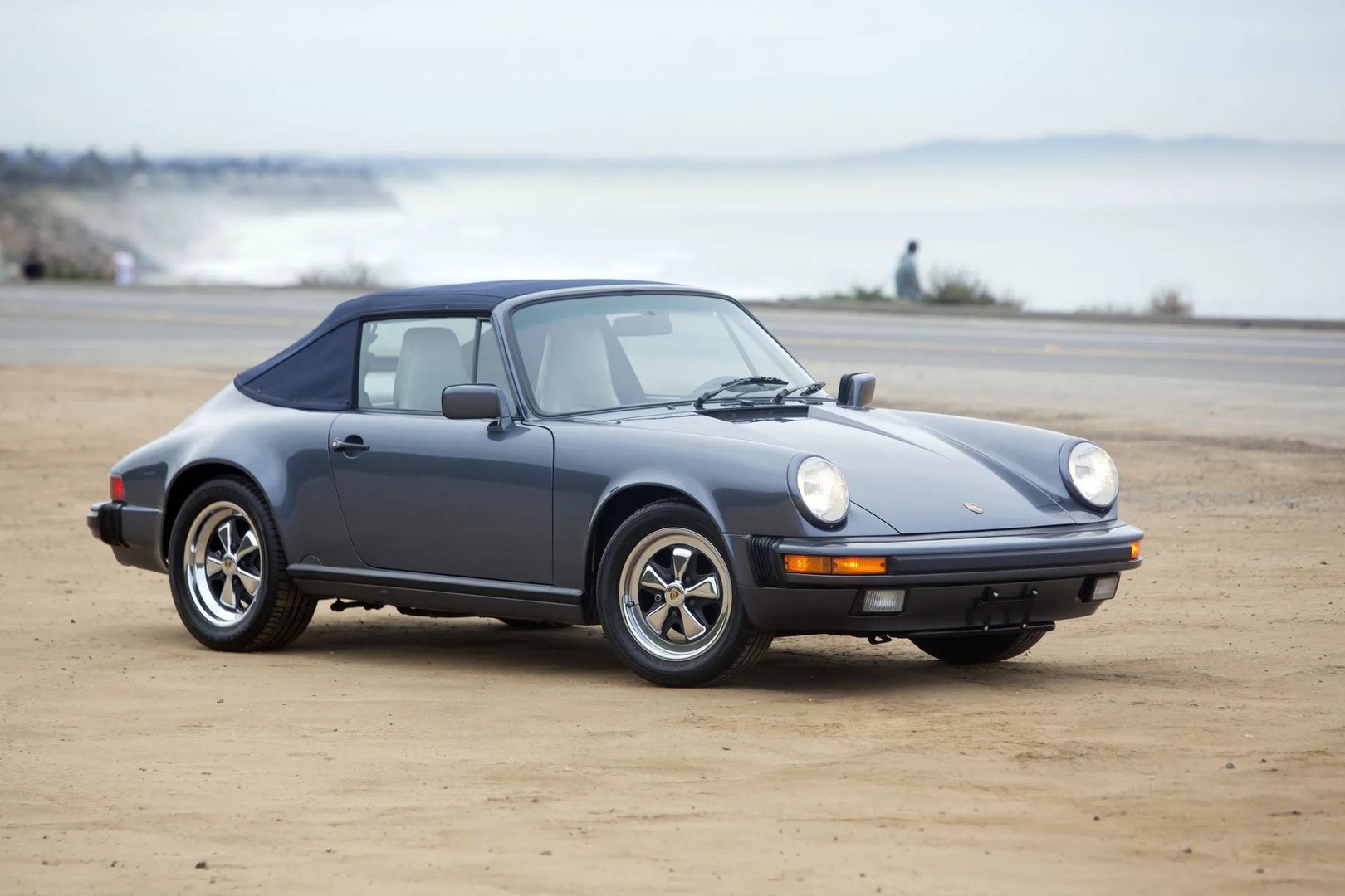 Porsche_911_2_generation__Roadster__4.jpg