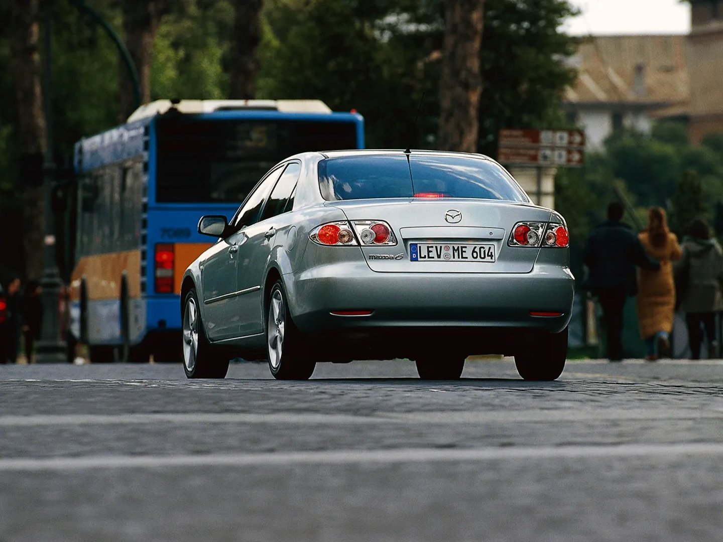 Mazda_6_1_generation__Sedan__11.jpg