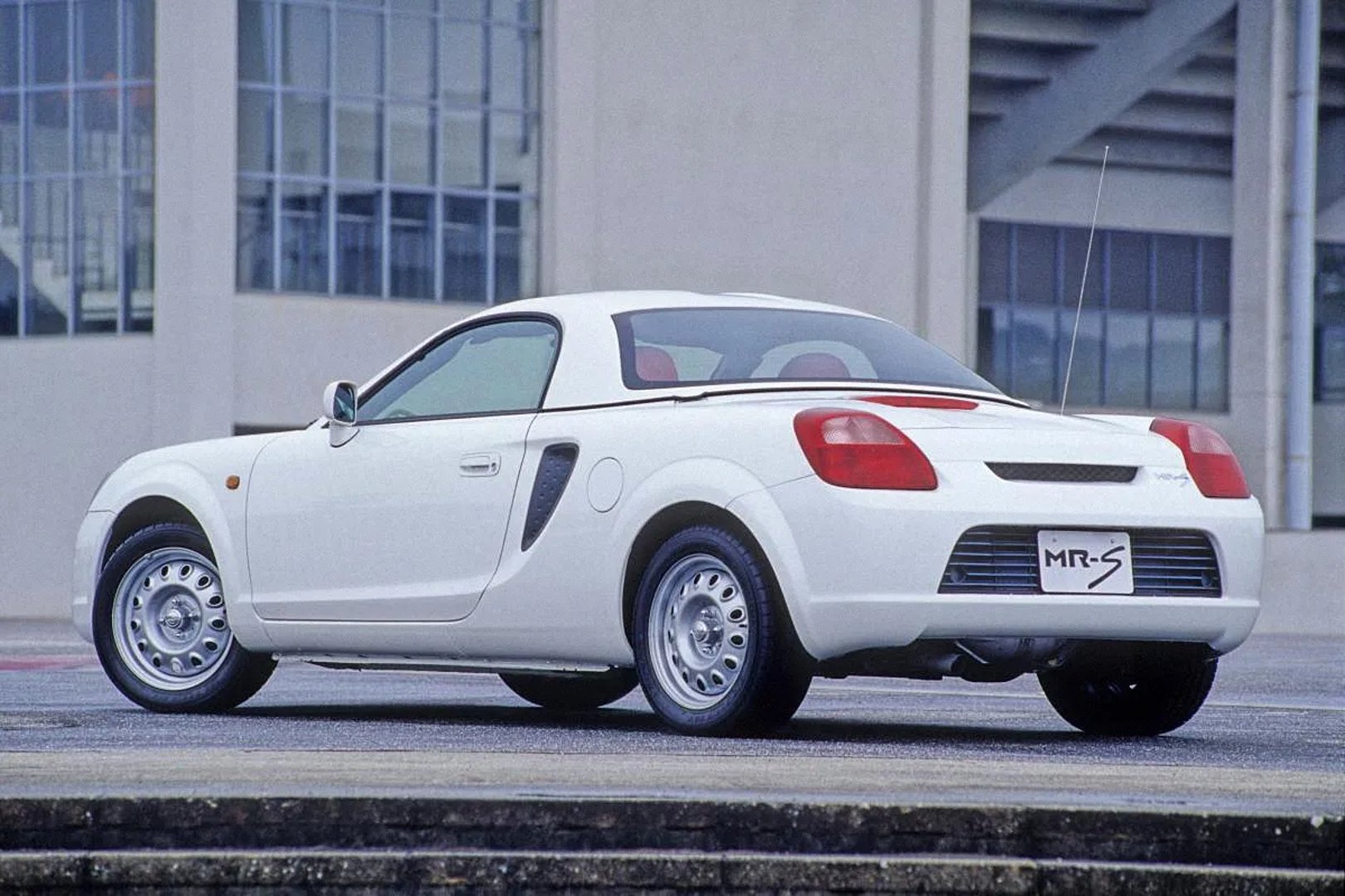 Toyota_MR-S_1_generation__Roadster__10.jpg