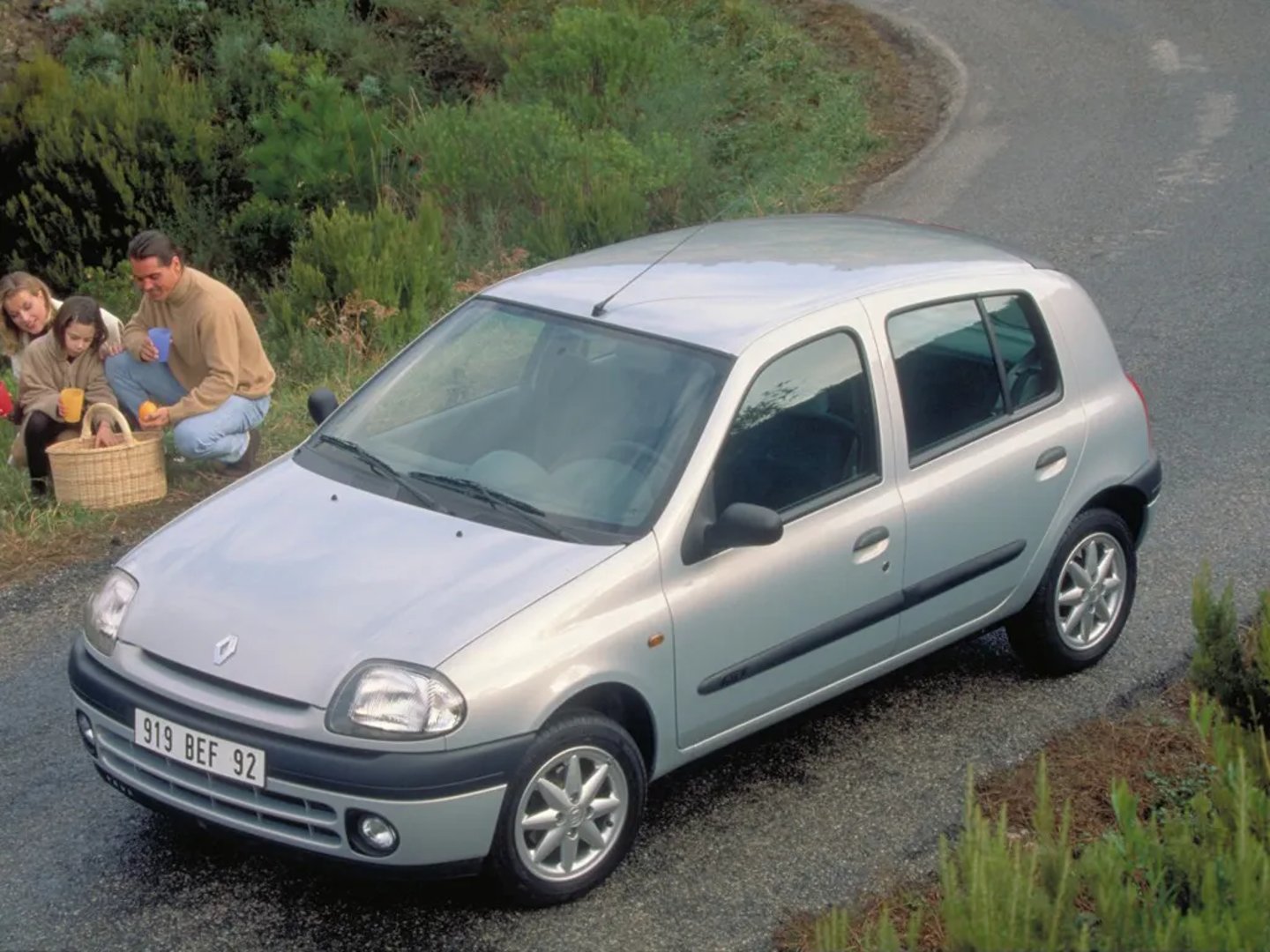 Renault_Clio_2_generation__Mini_5-doors__3.jpg