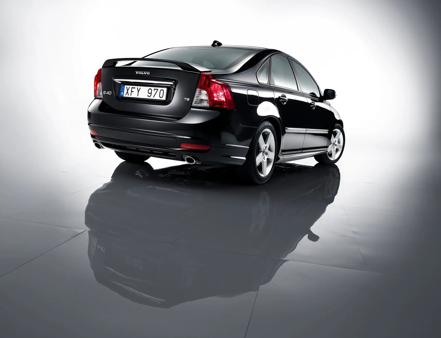 Volvo_S40_2_generation_restyling__Sedan__7.jpg