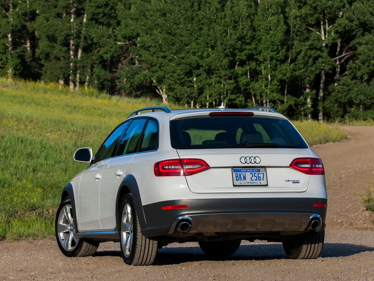 Audi_A4_allroad_1_generation_restyling__Estate_5-door__8.jpg