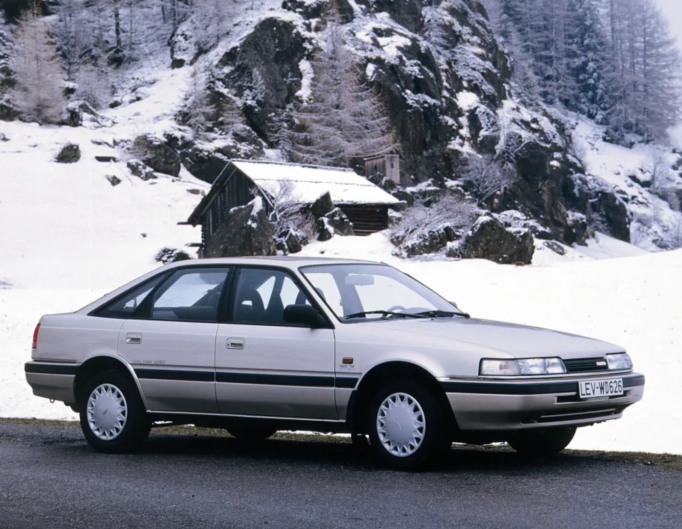 Mazda_626_3_generation__Hatchback_5-door__3.jpg