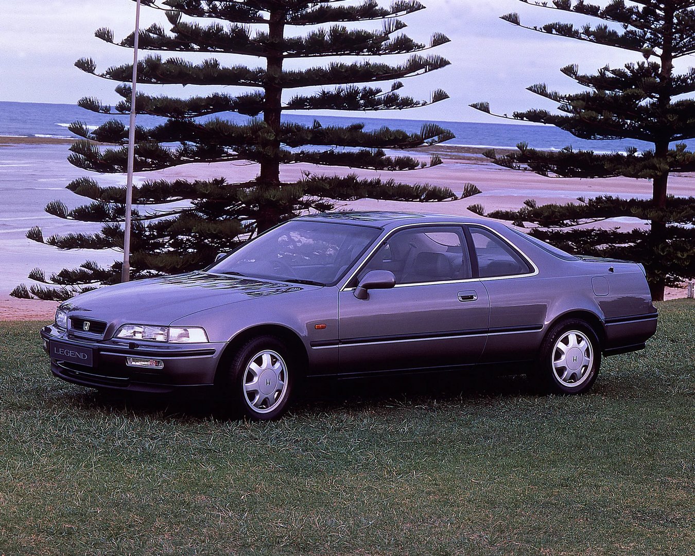 Honda_Legend_2_generation__Coupe__4.jpg