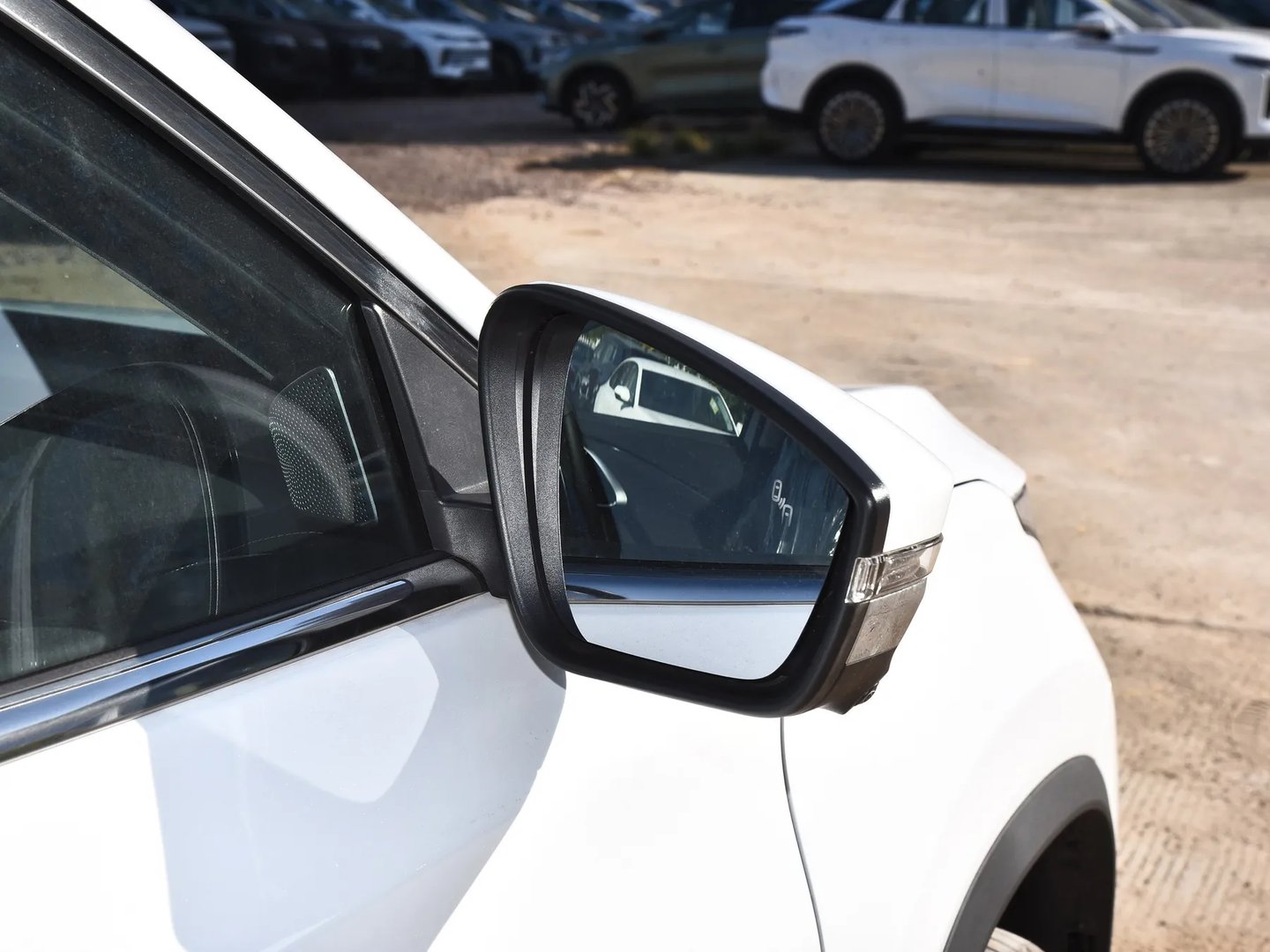 exeed_TXL_1_generation_restyling_2__SUV_5-doors__10.jpg